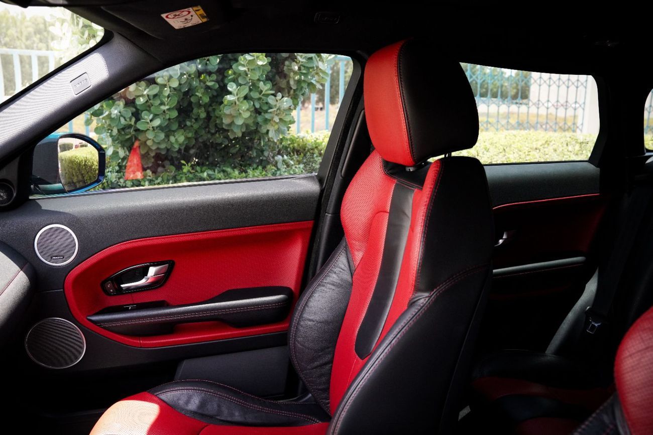 لاند روفر رانج روفر إيفوك HSE Dynamic 2.0L (5 Door)