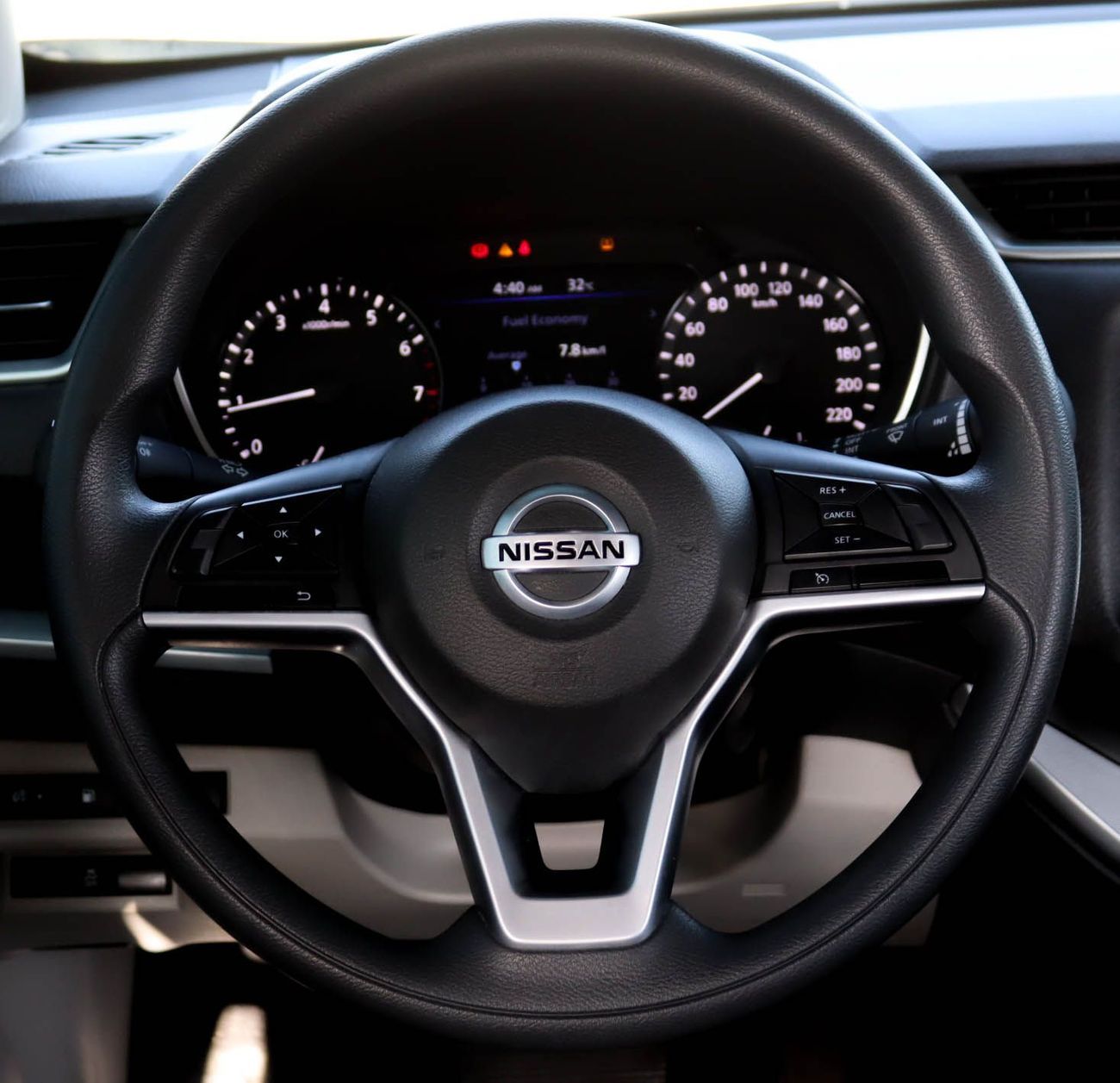 نيسان إكستيرا SE 2.5L RWD