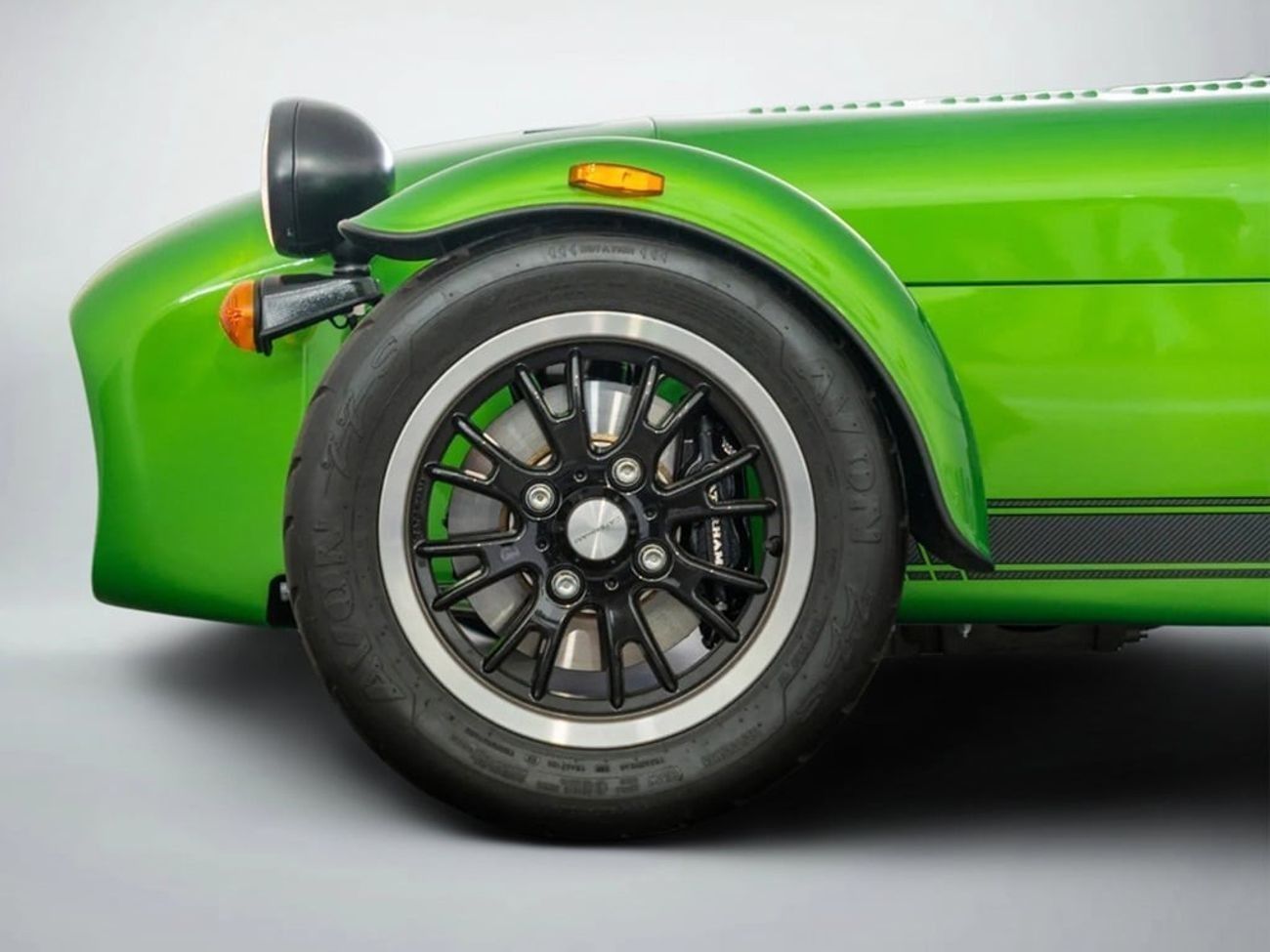 كاترهام سفن Caterham 340R / Special Order in Designo Magno Green / Bespoke High Option Order /  Caterham Warrant
