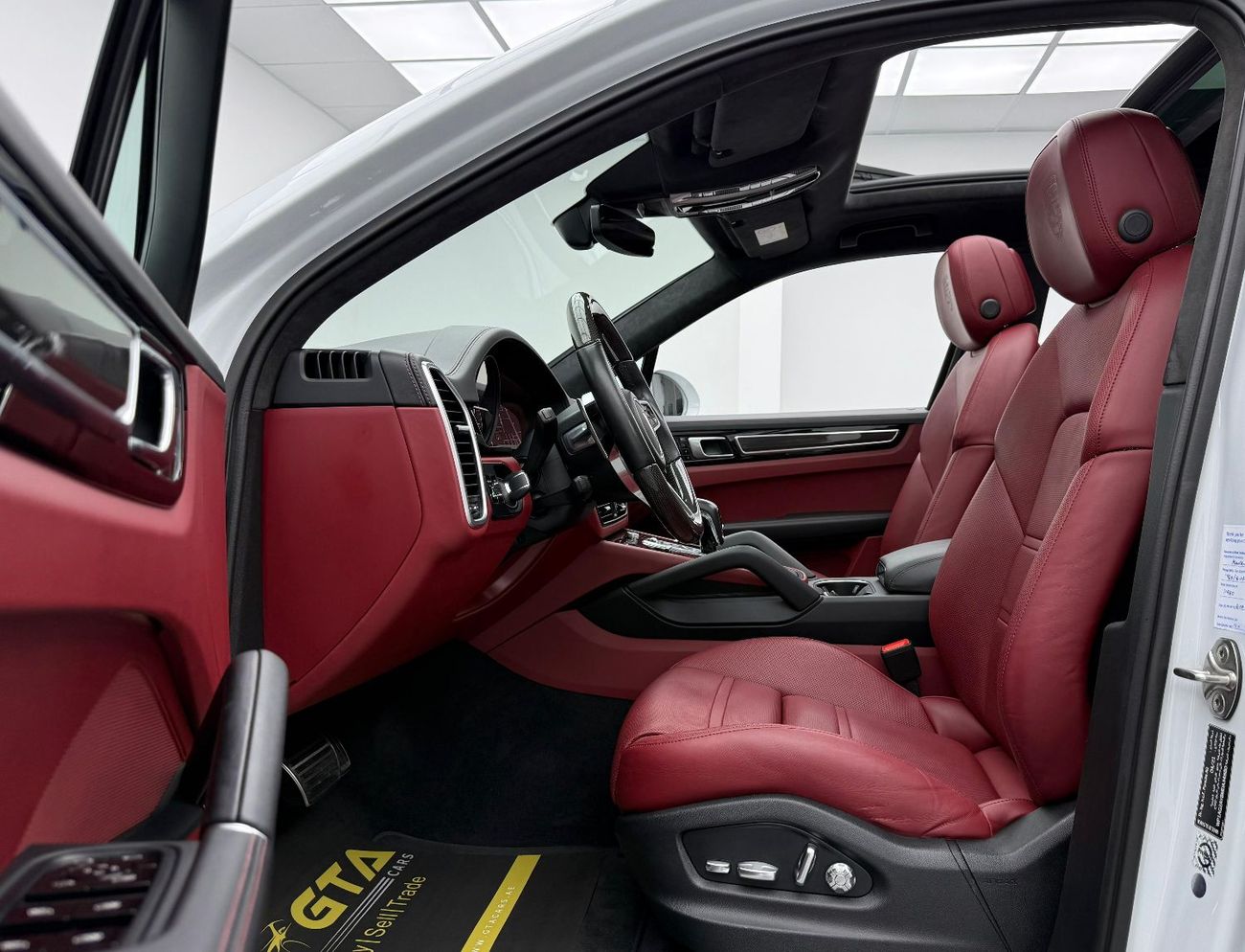 بورش كايان GTS 4.0L (460 HP) 2021 Porsche Cayenne GTS, Warranty, Full Porsche Service History, Excellent Condit