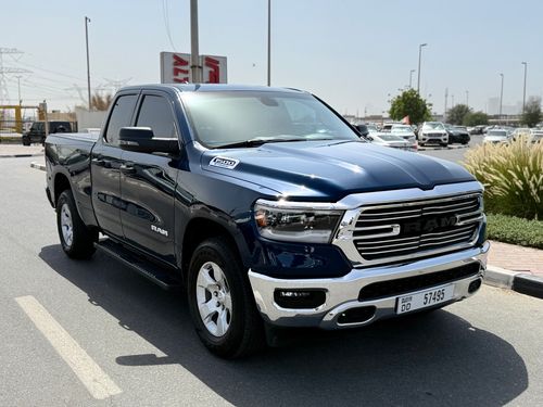 RAM 1500 Bighorn/LED/Camera/Apple/only 9k KM