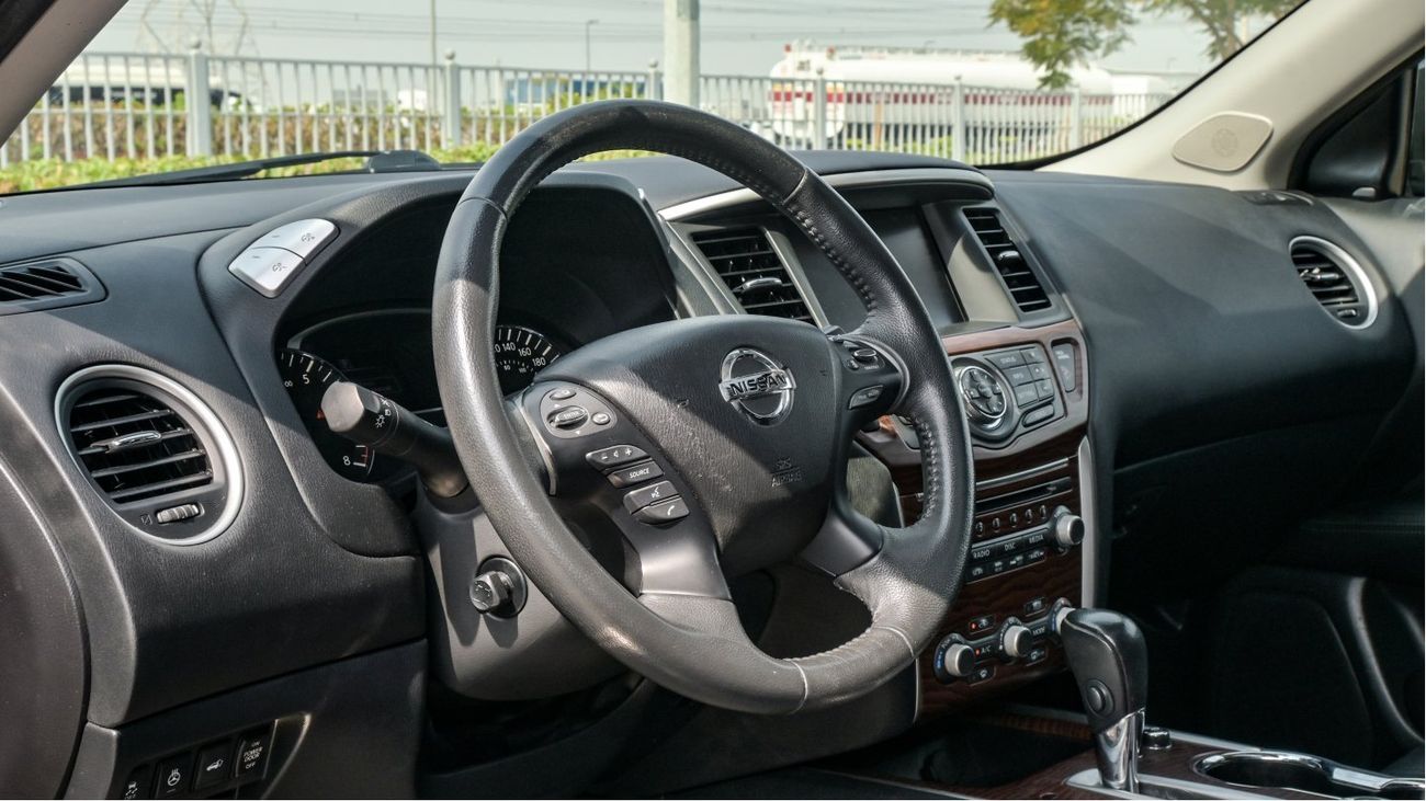 Nissan Pathfinder 4WD