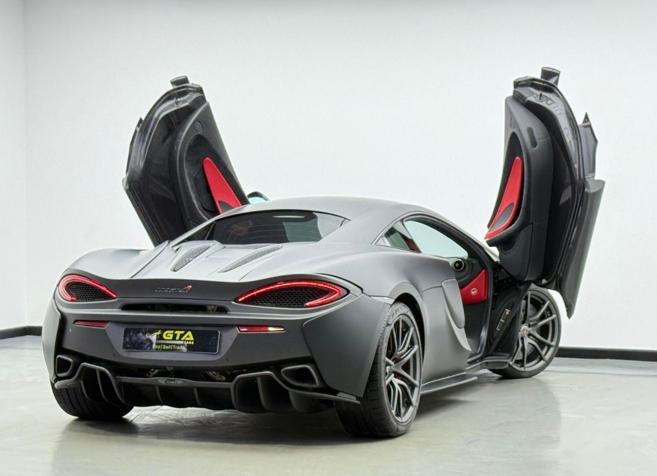 مكلارين 570S 2017 Mclaren 570 S, 2025 Mclaren Warranty, Full Mclaren Service History, Very Low Km, GCC