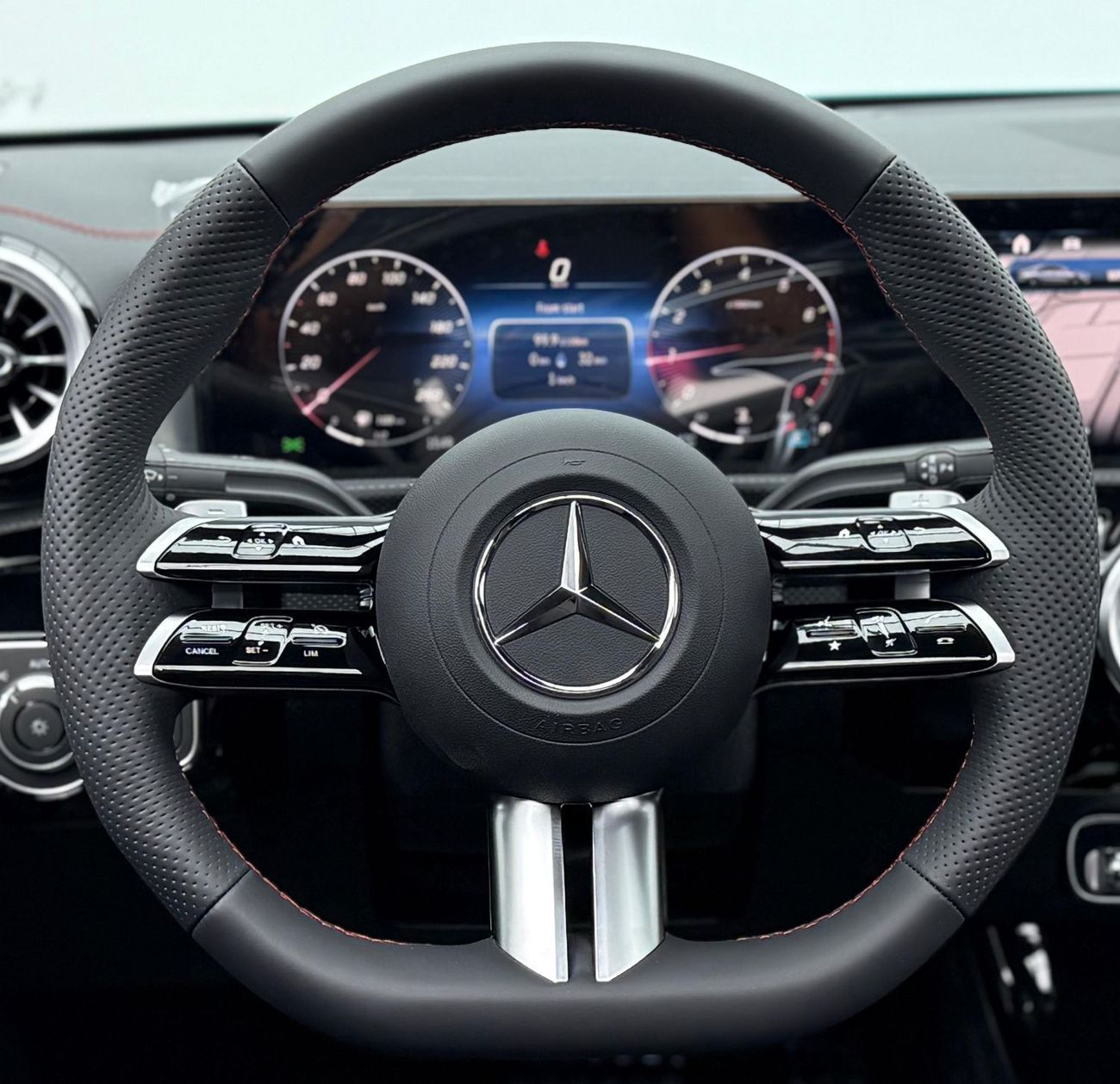مرسيدس بنز CLA 200 *Brand New* 2025 Mercedes Benz CLA 200 AMG Premium, 2030 Mercedes Warranty, Delivery Km, GCC