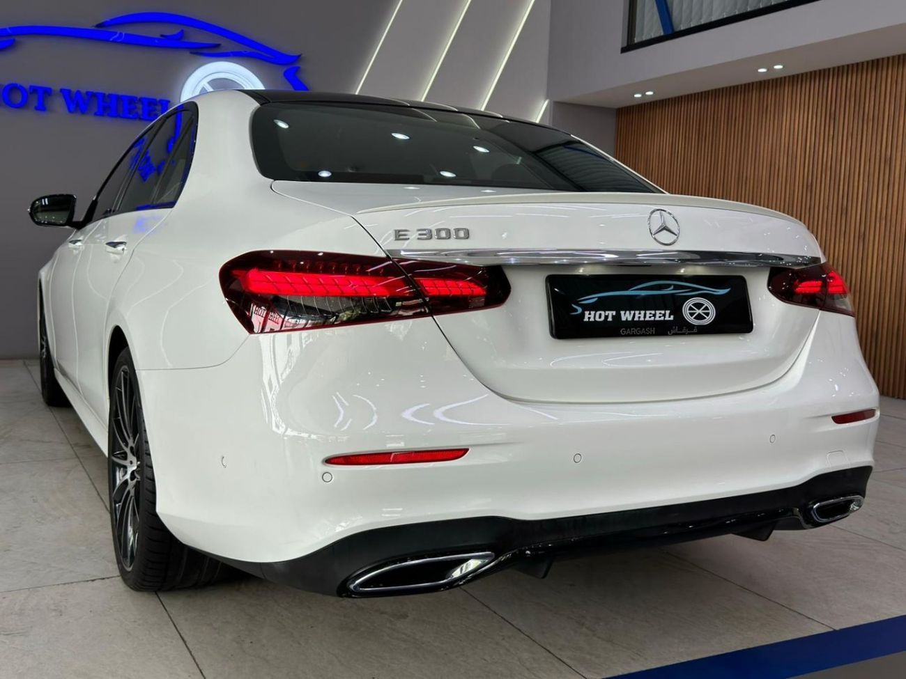 مرسيدس بنز E300 3.0L | GCC Spec | V4