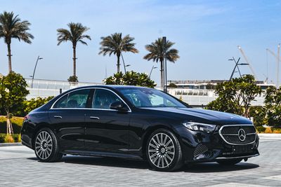 مرسيدس بنز E200 AMG Brand New Zero Kilometers Perfect Condition ready to go