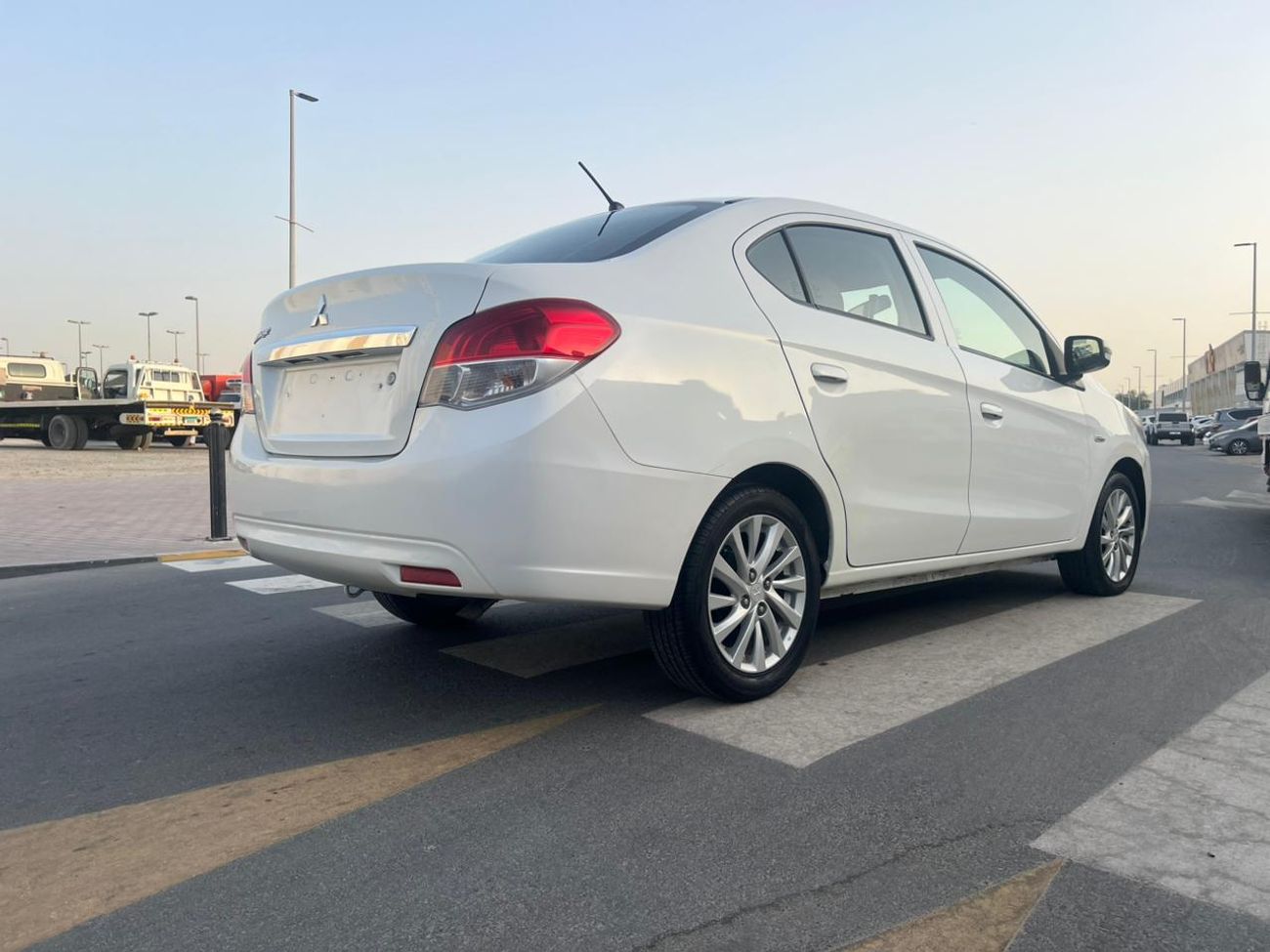 ميتسوبيشي اتراج GLX Mid 1.2L
