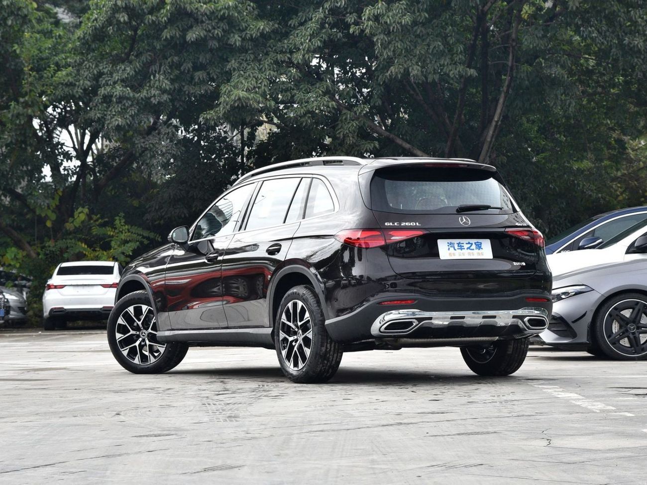 مرسيدس بنز GLC 250 GLC 260L - 2.0 - 4x4 - Aut - 211HP