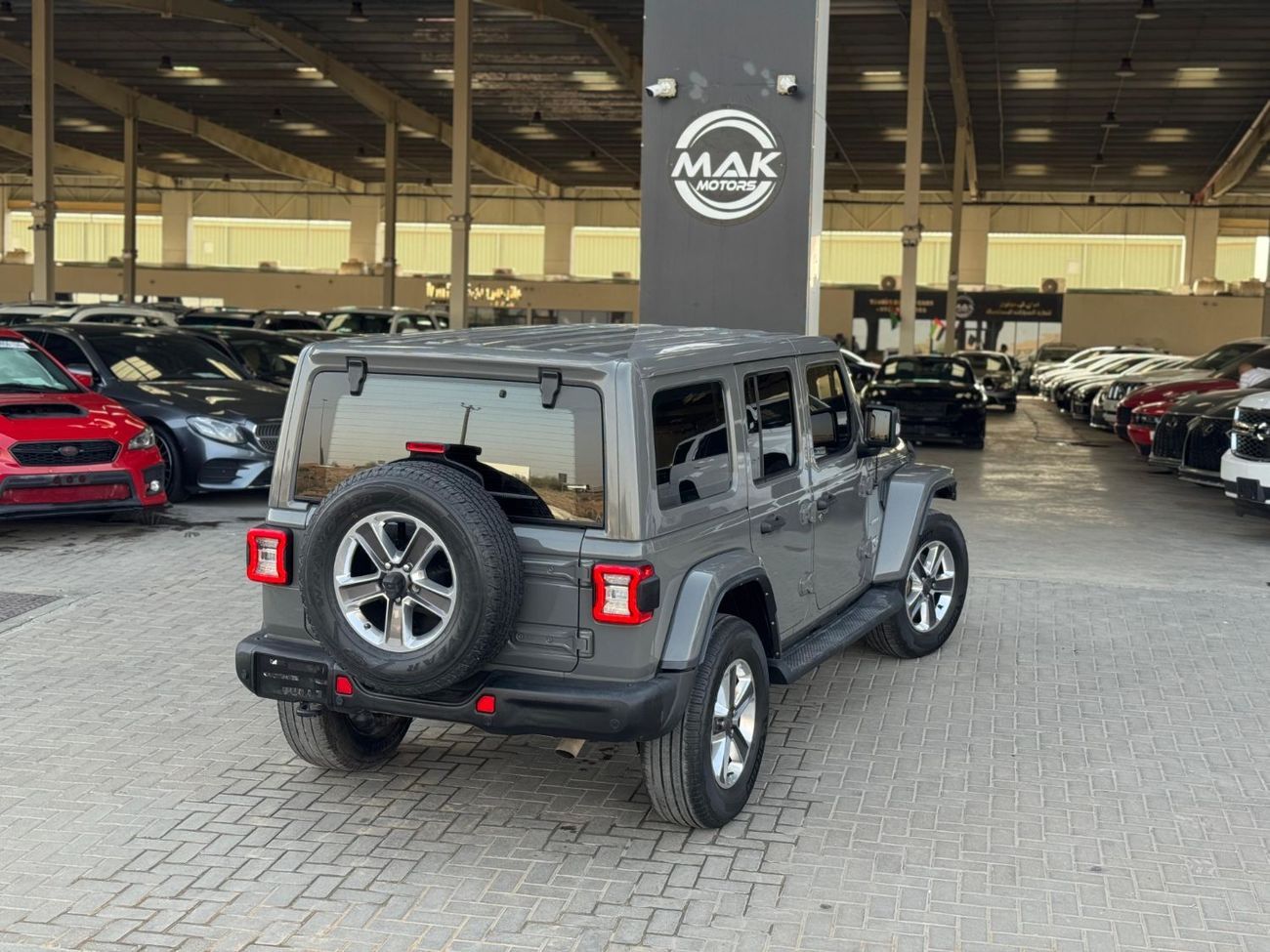جيب رانجلر صحارى / محرك V6 سعة 3.6 لتر / دخول بدون مفتاح / تشغيل عن بُعد / نقطة عمياء / بحالة ممتازة