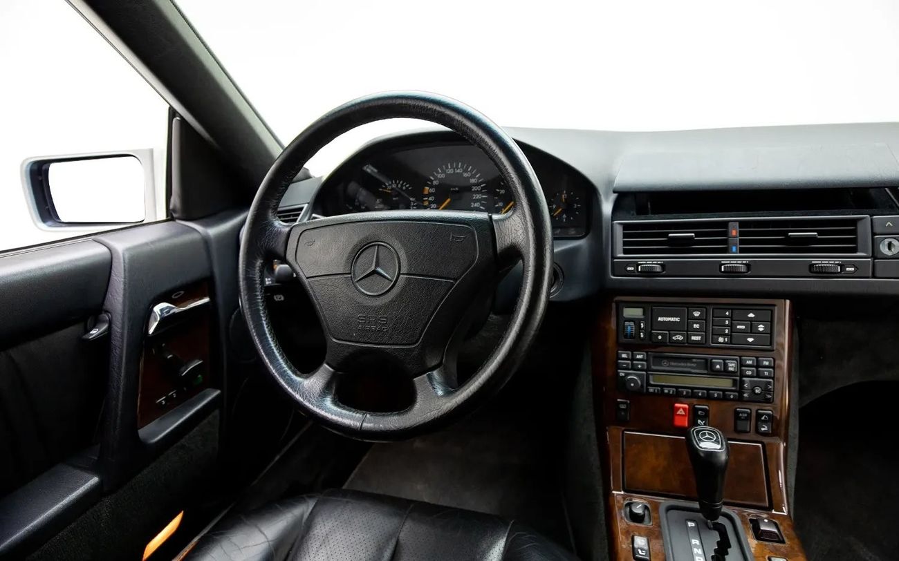 Mercedes-Benz SL 500 - Japanese Spec