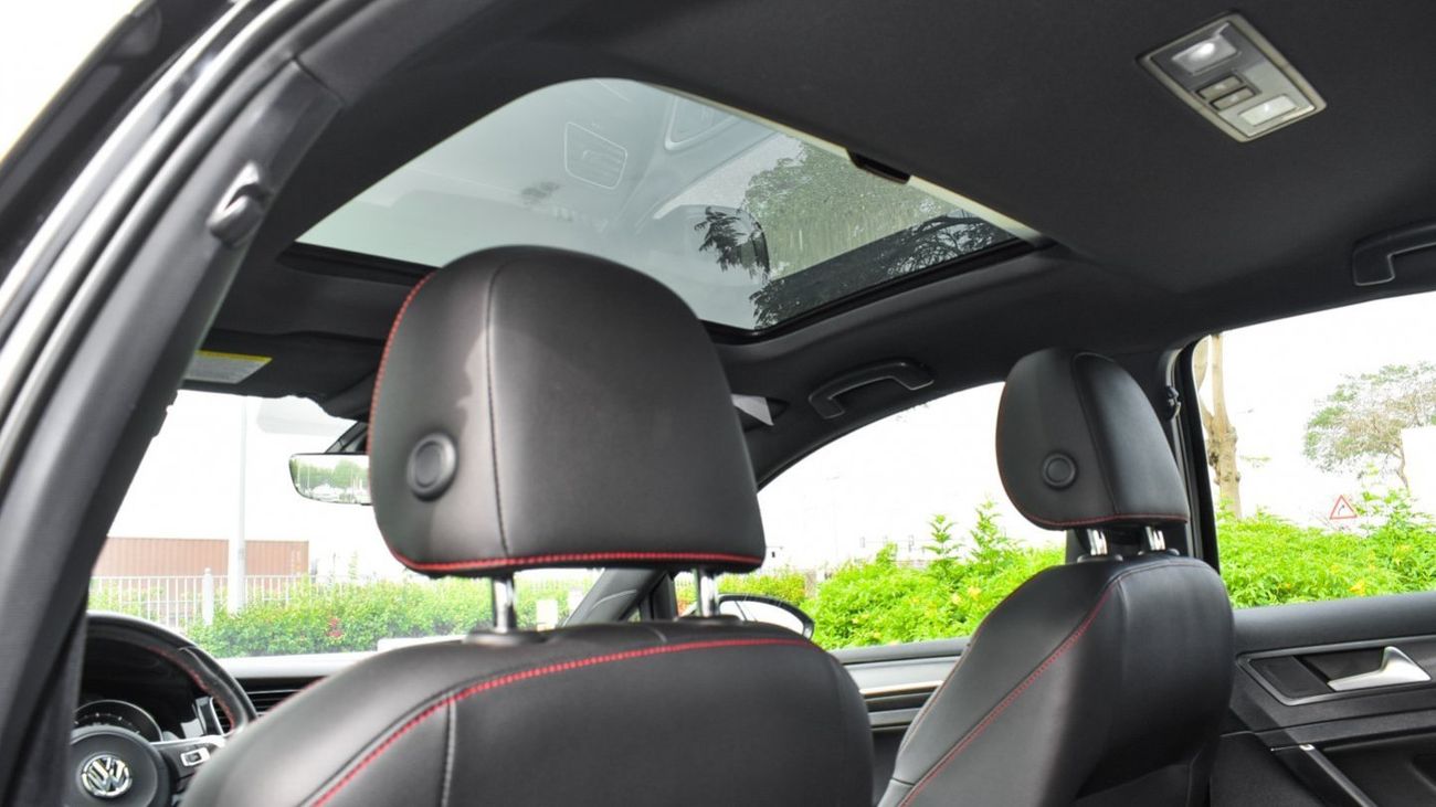 Volkswagen Golf GTI
