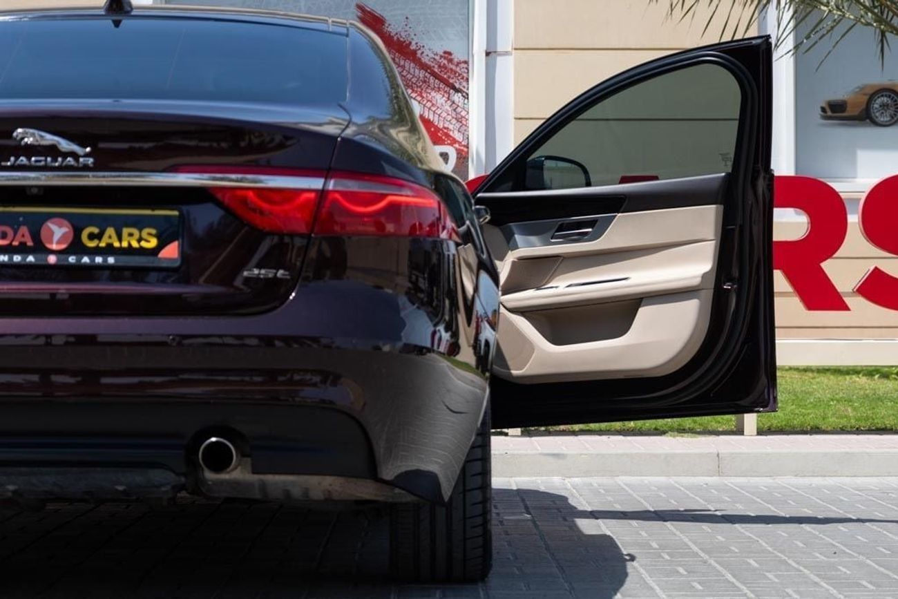 Jaguar XF Prestige 2.0L Jaguar XF 2019 GCC under Warranty with Flexible Down-Payment.