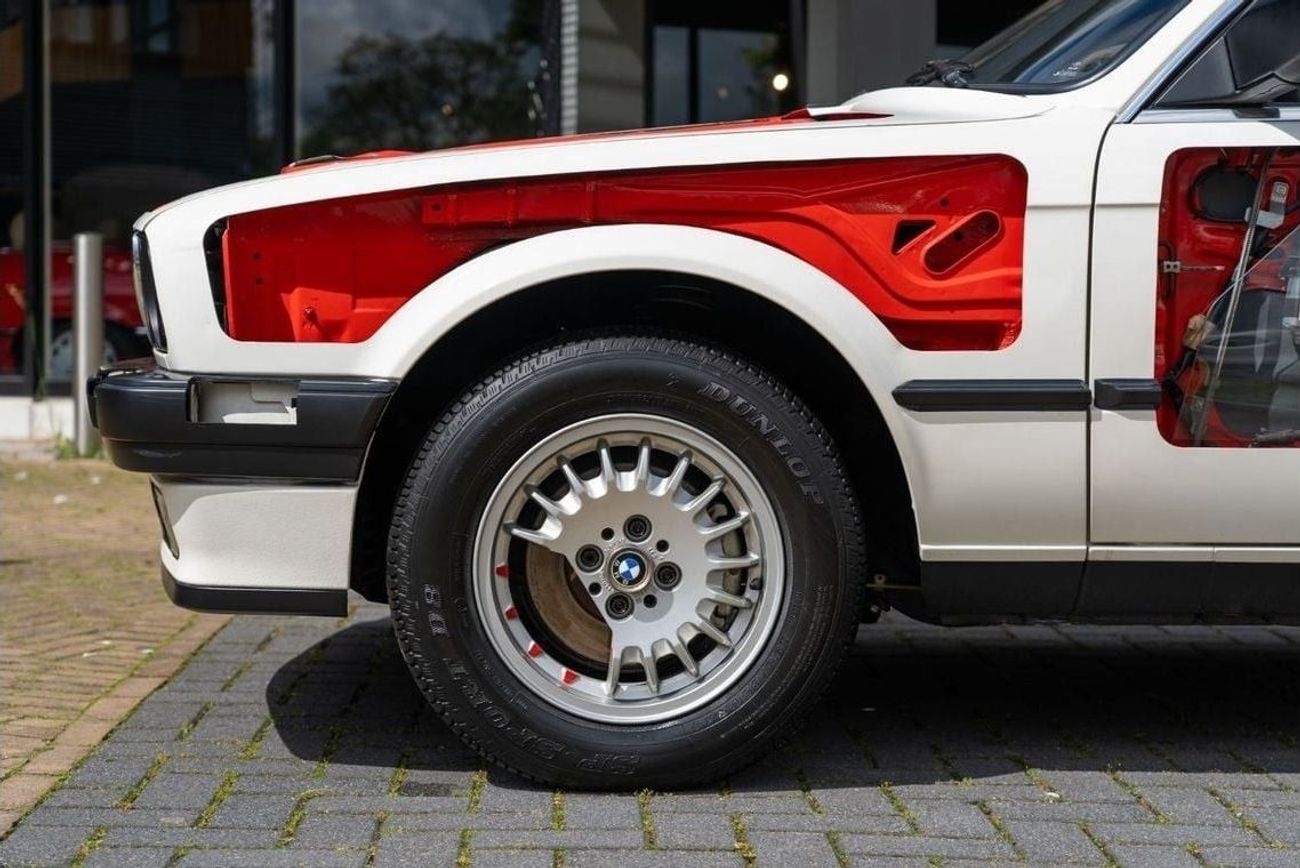 بي أم دبليو 325 E30