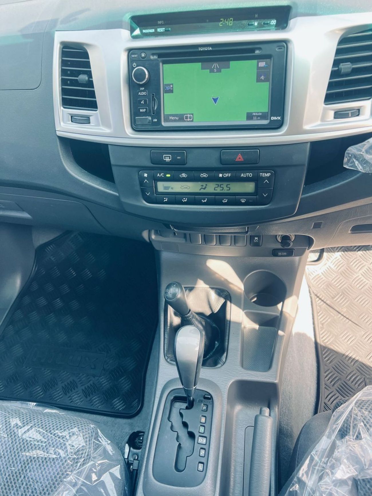 تويوتا هيلوكس DIESEL 3.0 LITER ,AUTOMATIC RIGHT HAND DRIVE