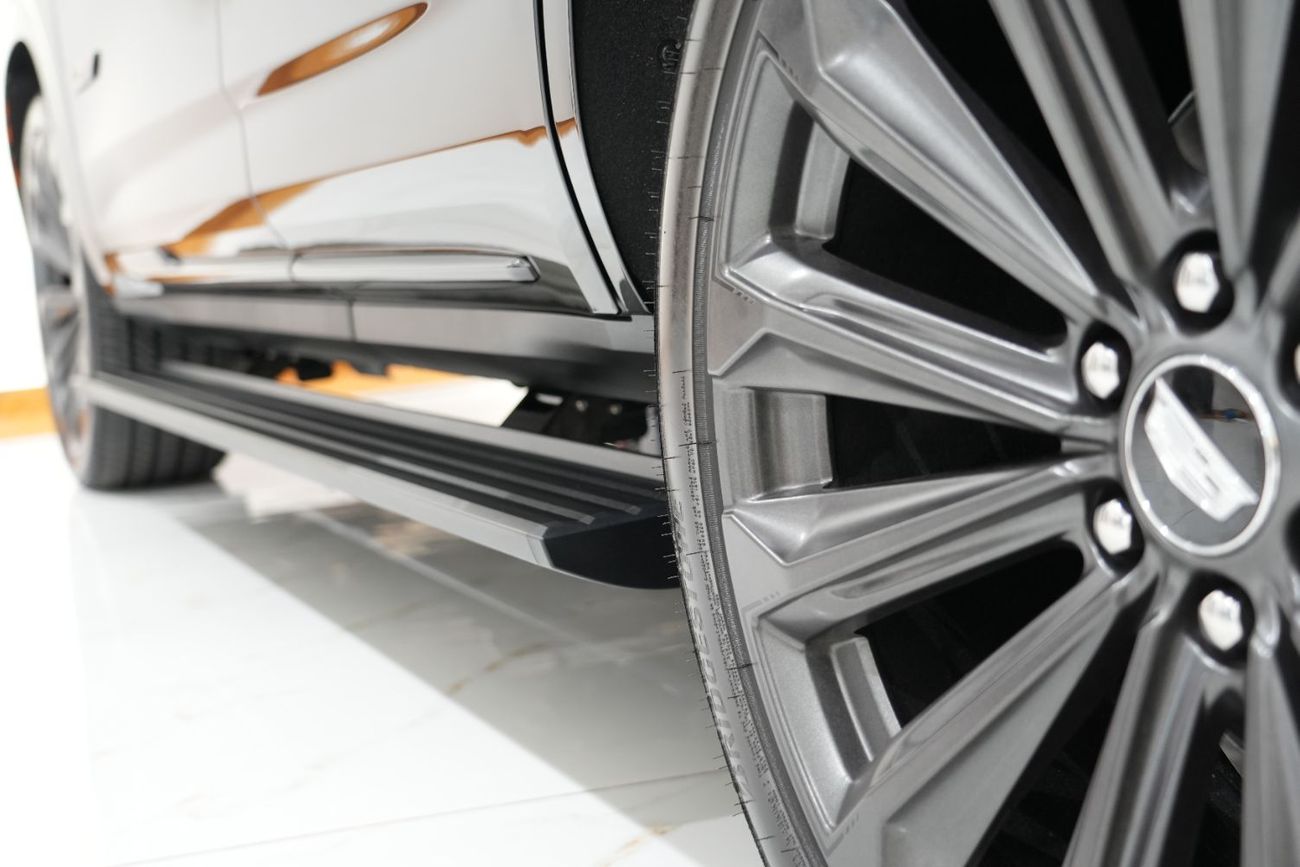 كاديلاك إسكالاد All-New 2025 Cadillac Escalade V-Series 6.2L Supercharged - GCC 5-Year Warranty Service Contract