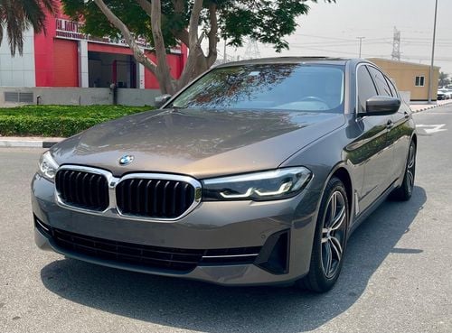 بي أم دبليو 520i Std 2.0L Warranty & Service upto 2027 2021 GCC
