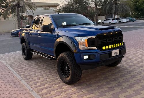 فورد F 150 SUPER RAPTOR 5.0L 8 cylinders 410 HP  PERFECT CONDITION!
