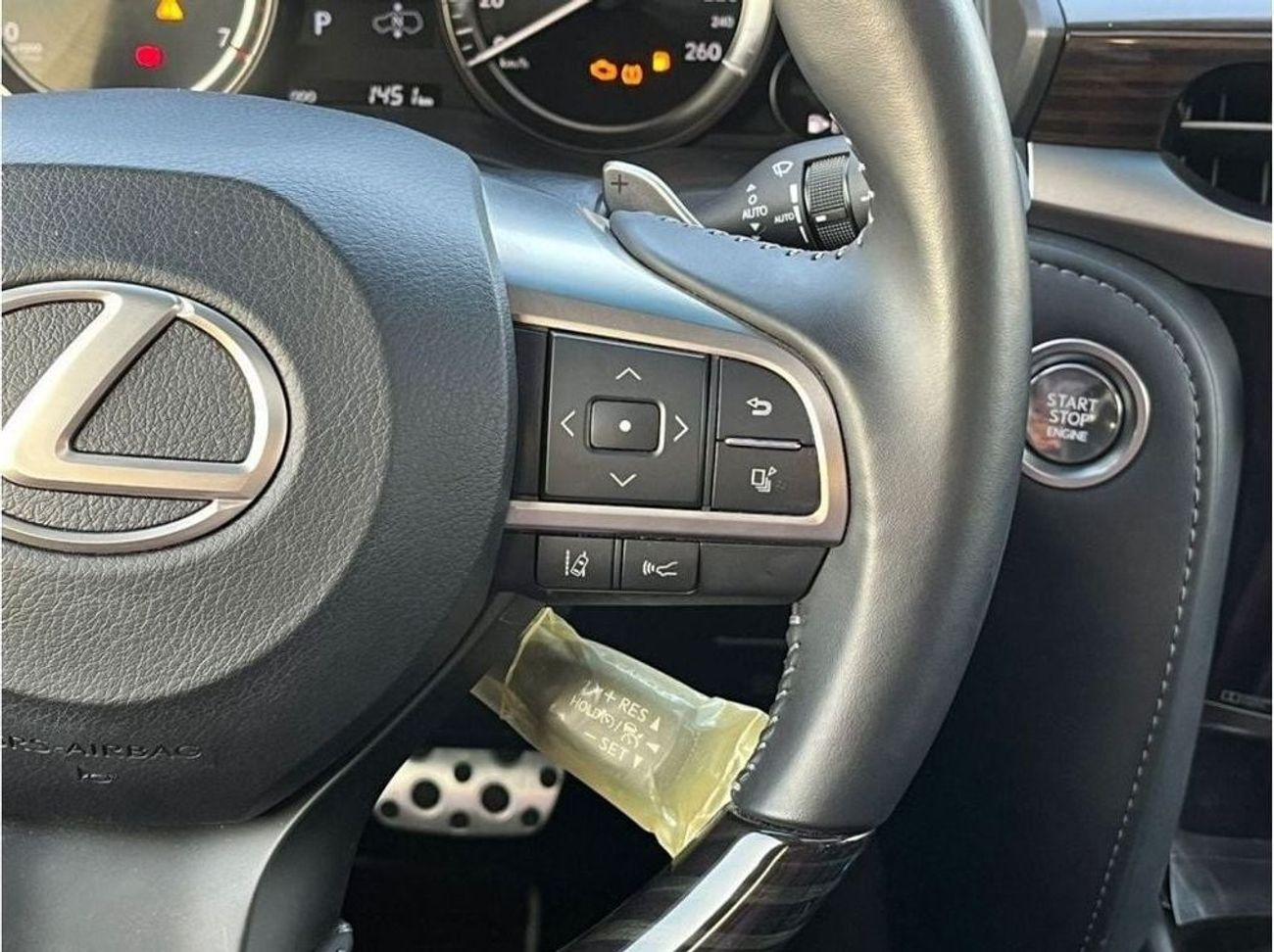 لكزس LX 570 سيجناتشر