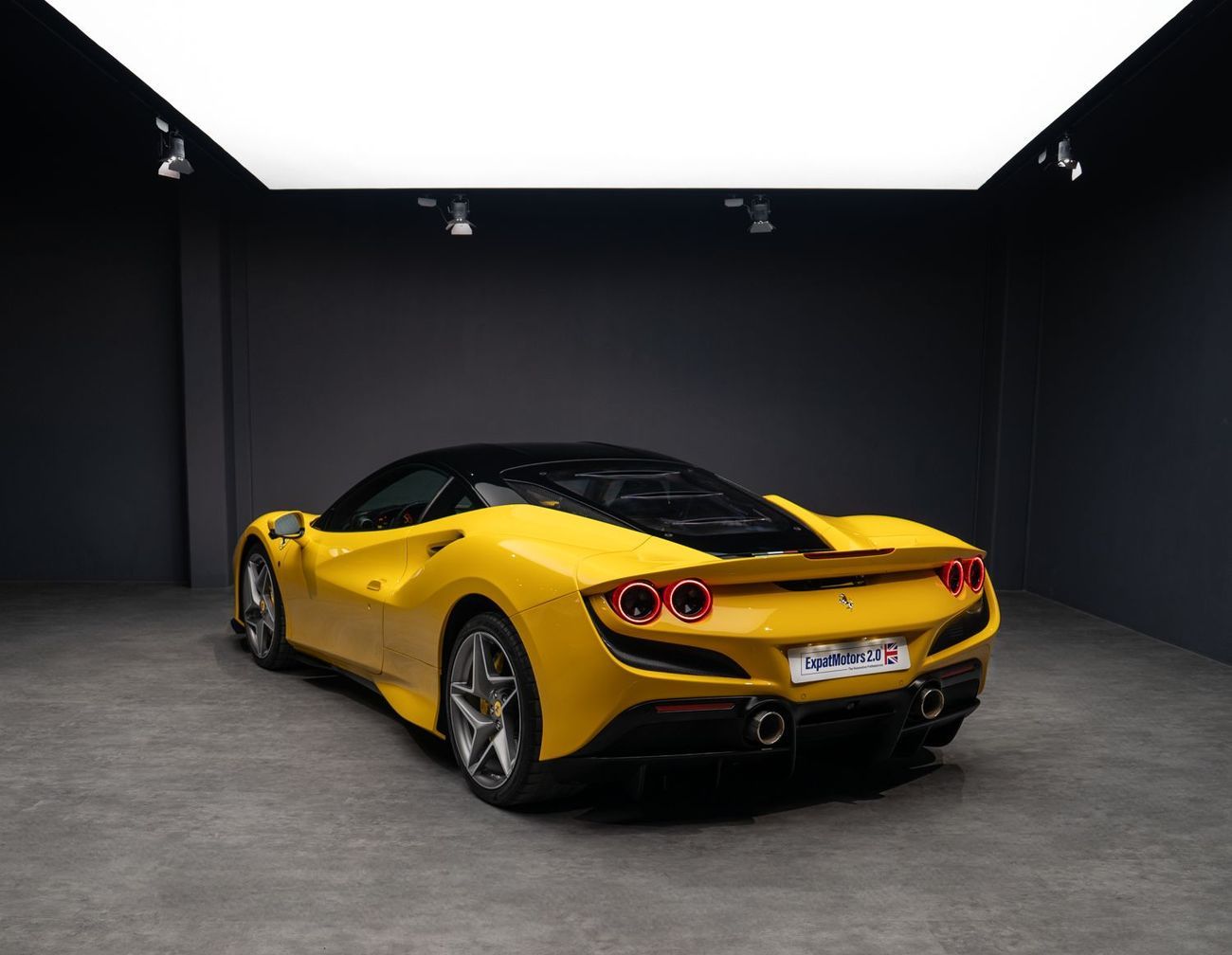 Ferrari F8 Tributo 2021 Ferrari F8 Tributo 3.8L V8 720 HP • Ferrari Warranty + Service Contract • GCC