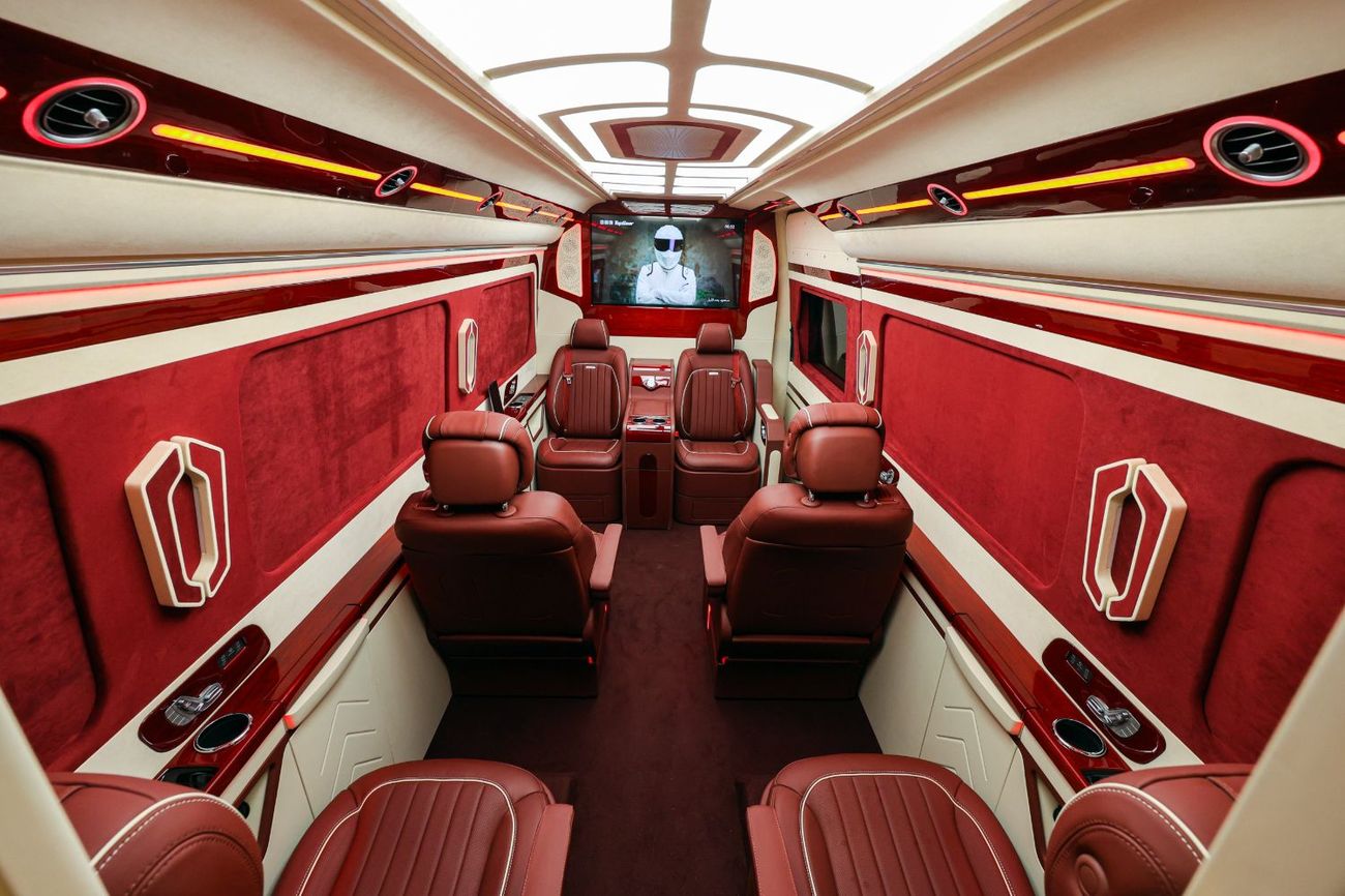 مرسيدس بنز سبرينتر EXTRA LONG CHASSIS LUXURY CONVERSION