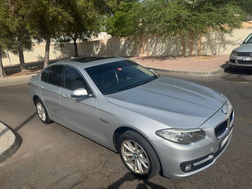 بي أم دبليو 520i
