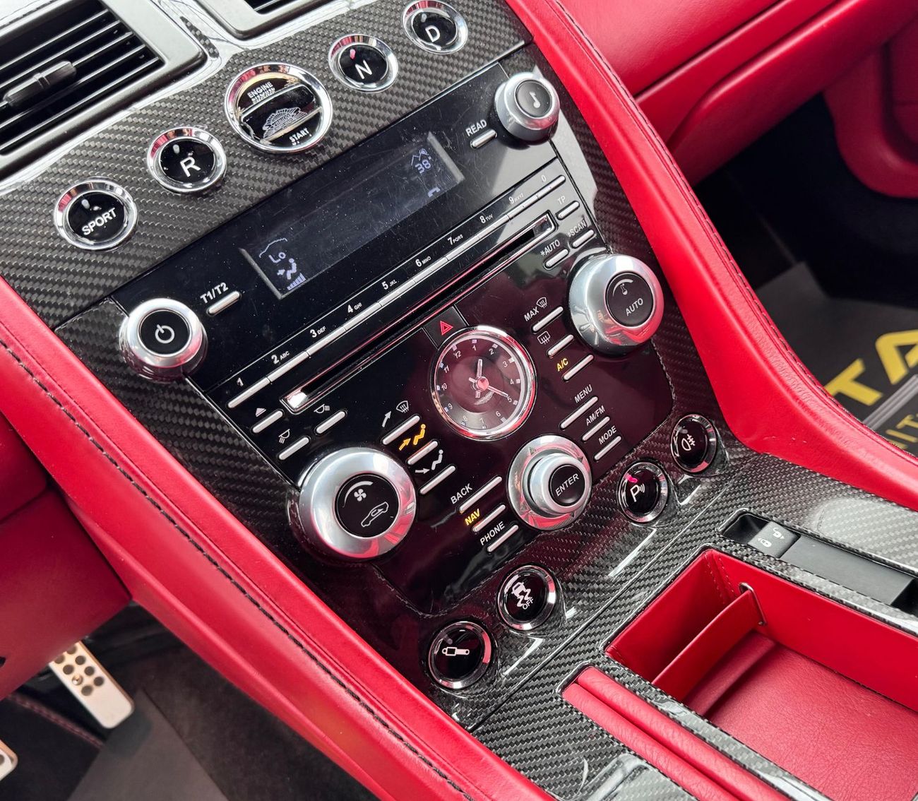 Aston Martin V12 Vantage 2014 Aston Martin V12 Vantage S, Full Aston Martin Service History, Carbon Fibre, Full PPF, GCC