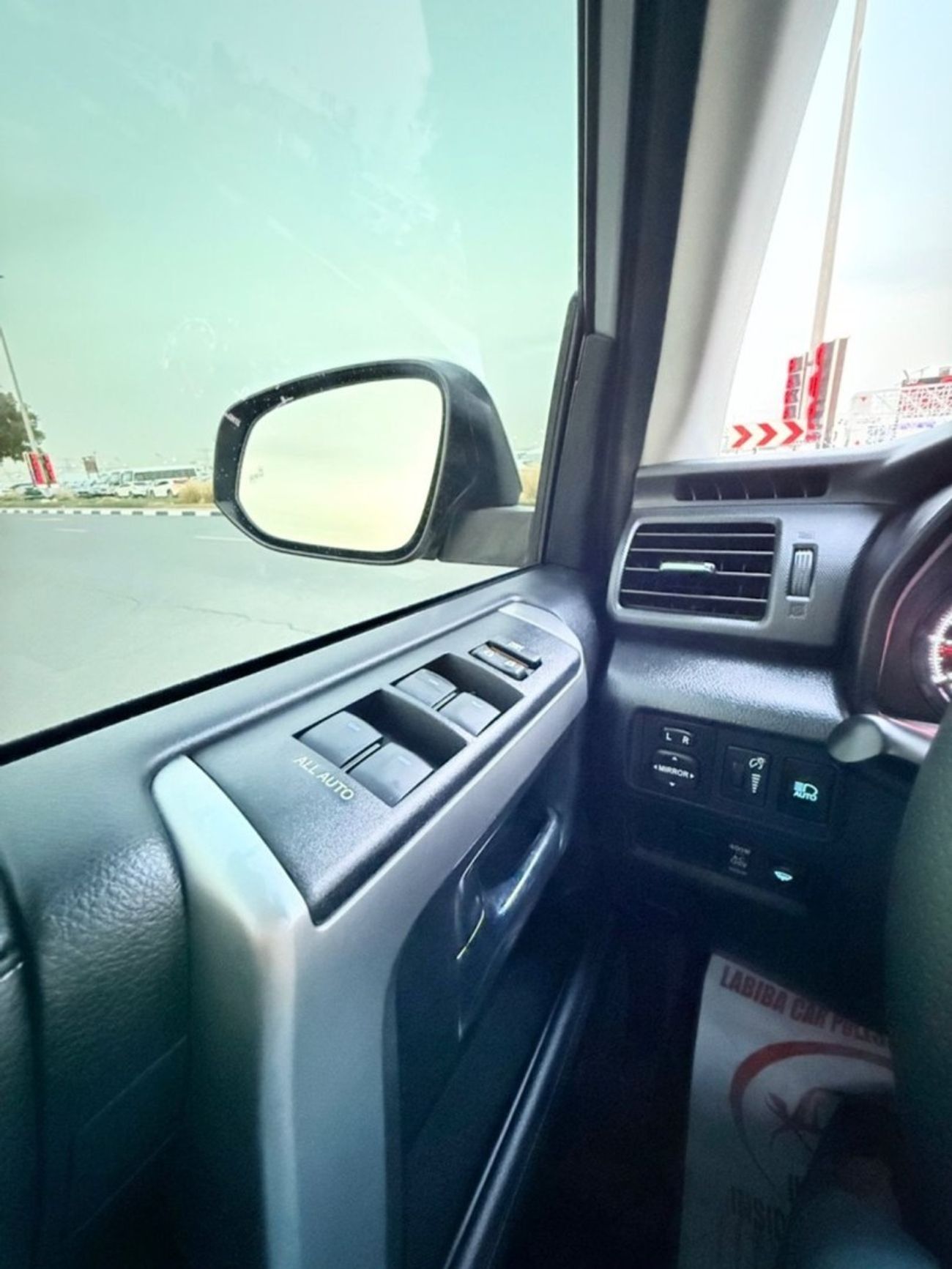 تويوتا Runner4 7 Seat Sunroof 4x4 Full option