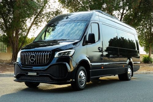مرسيدس بنز سبرينتر EXTRA LONG CHASSIS LUXURY CONVERSION