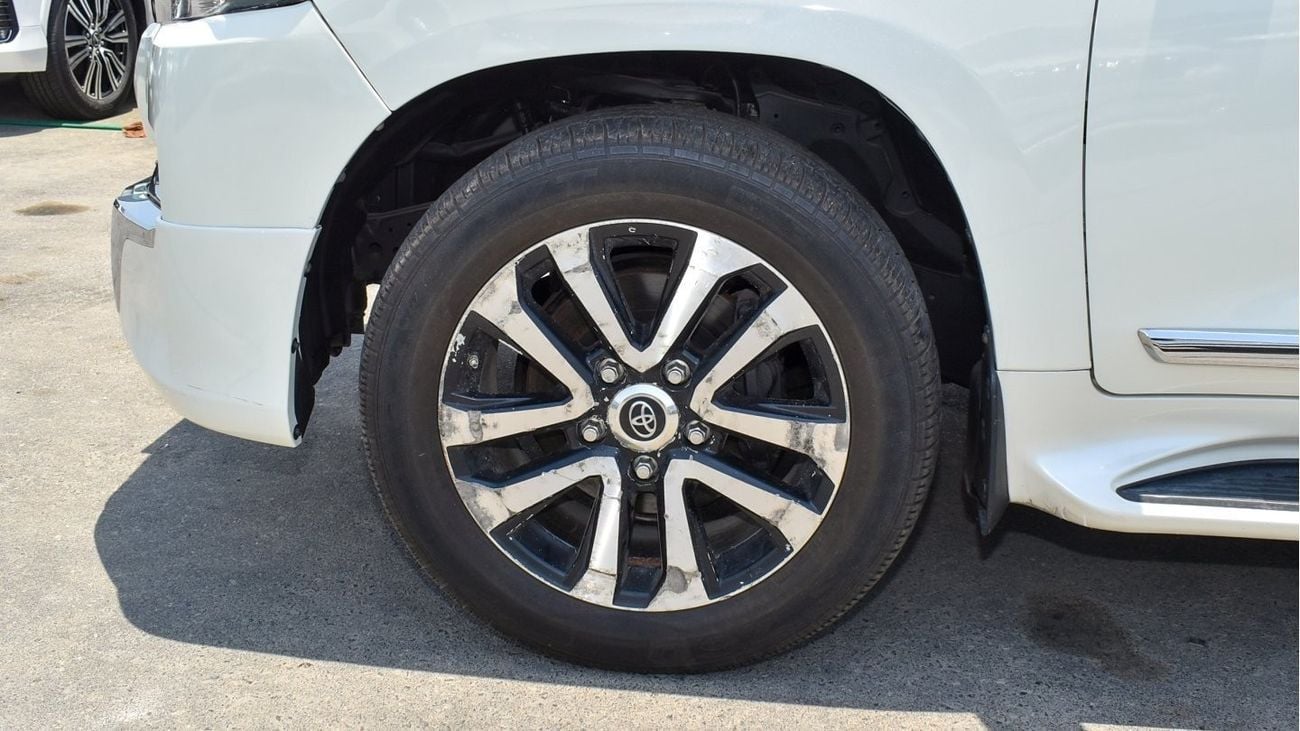 Toyota Land Cruiser GXR V6