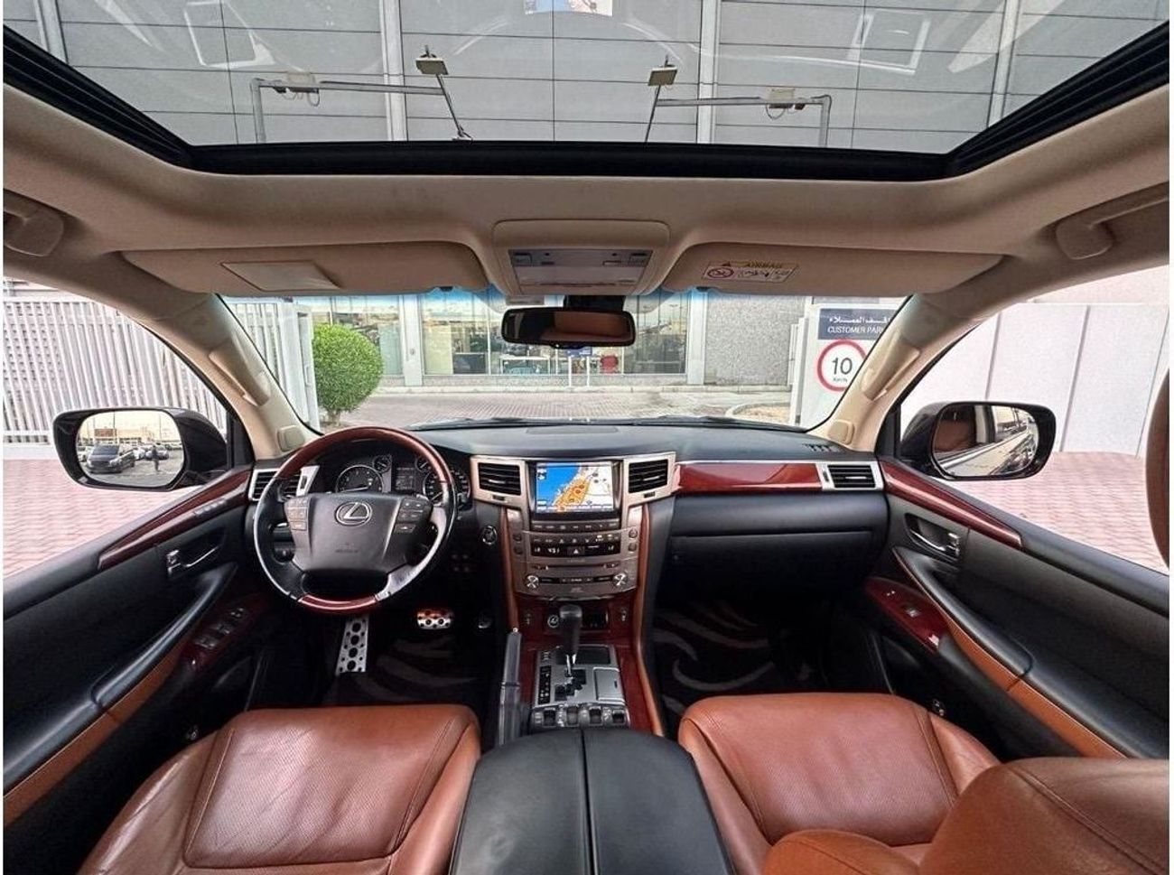 لكزس LX 570 Platinum 5.7L LEXUS LX570 GCC 2015 PERFECT CONDITION INSIDE OUT SIDE