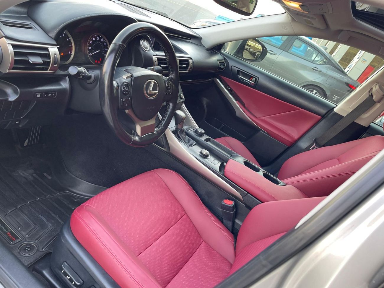 لكزس IS 350 Platinum 3.5L Platinum / 3.5L V6 / FULL OPTION / IN PERFECT CONDITION / DOUBLE XINON LIGHTS