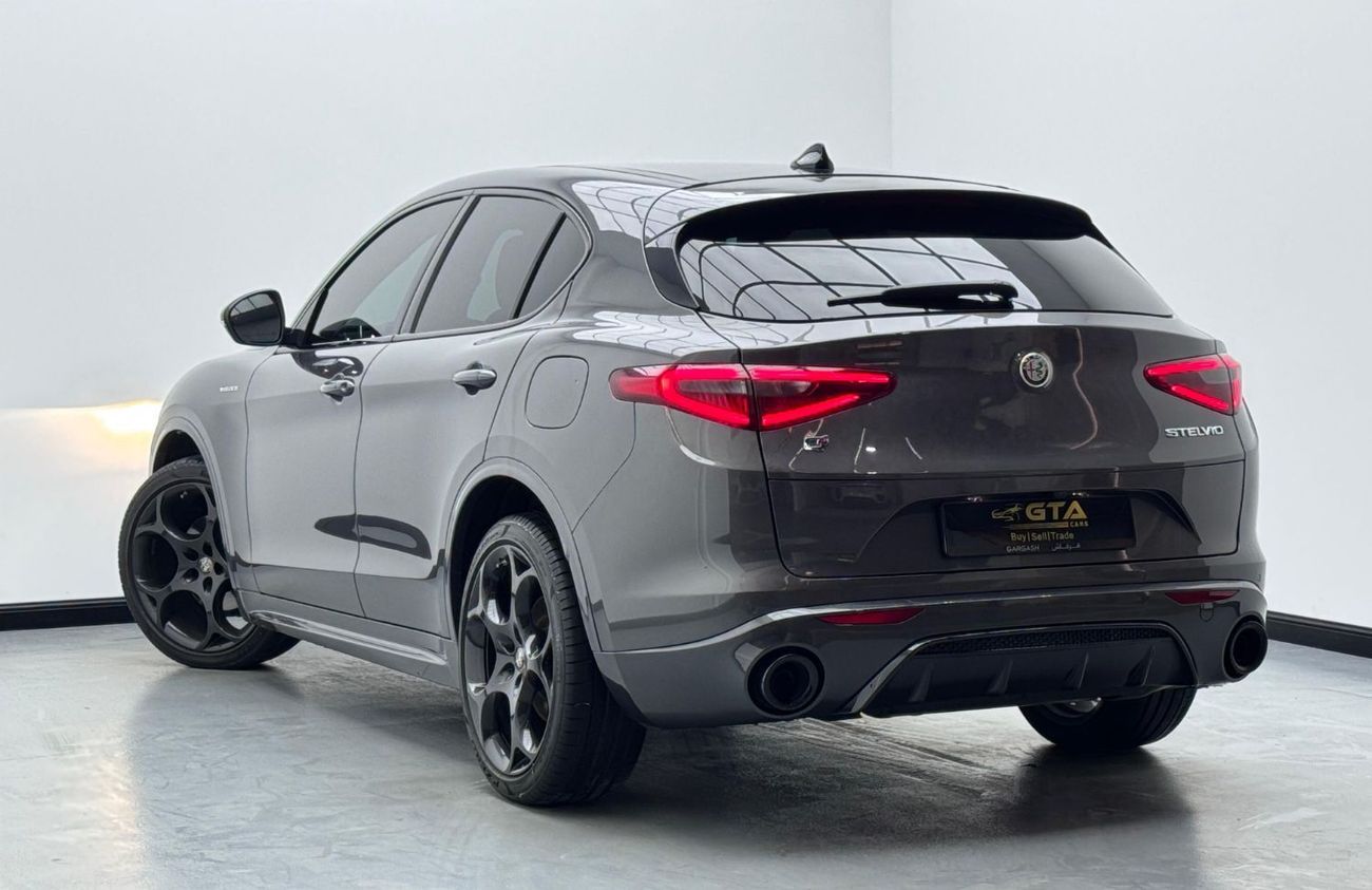 ألفا روميو ستيلفيو 2023 Alfa Romeo Stelvio Veloce Q4, Jan 2028 Alfa Romeo Warranty + Service Contract, Low Km, GCC