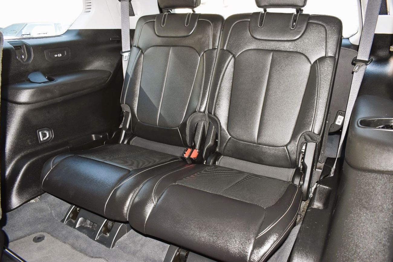 Jeep Grand Cherokee L Limited 3.6L AED 2499 PM | 3.6L LIMITED 4X4 GCC DEALER WARRANTY