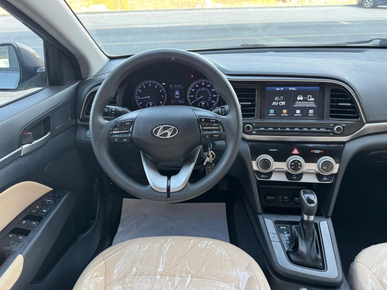 هيونداي إلانترا GL 2.0L SEL / V4 2.0L / RADAR / ROAD ASSIST / BLIND SPOT / IN PERFECT CONDITION