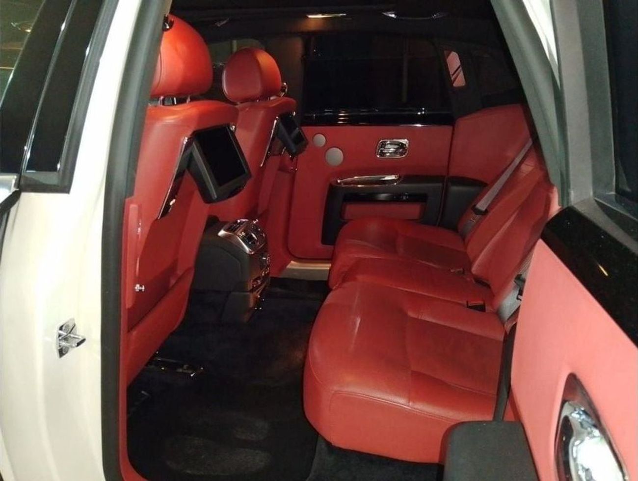 رولز رويس جوست ROLLS ROYCE GHOST 6.6L 2011 | TWO-TONE EXTERIOR | 22 INCH MANSORY RIMS | REAR ENTERTAINMENT