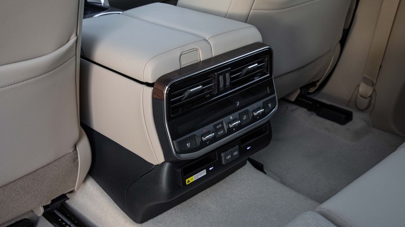 Toyota Land Cruiser LC300 VX-V EXCL 4.0L/GCC. Local Registration +10%