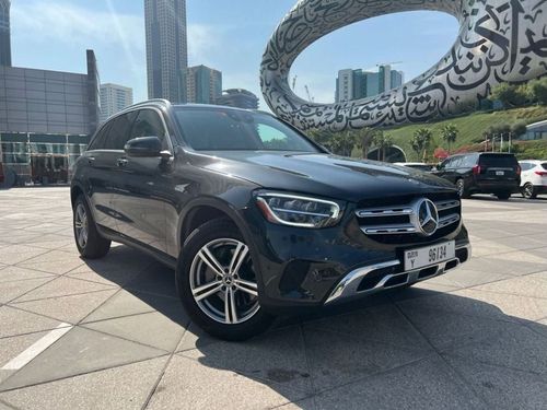 مرسيدس بنز GLC 300 4MATIC 2.0L