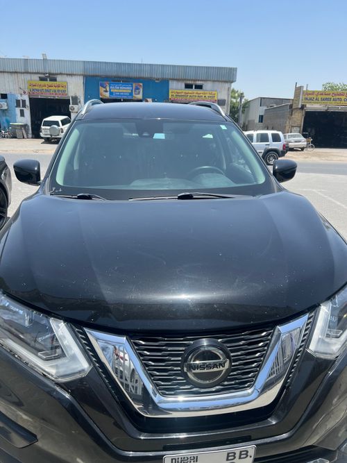 نيسان روج SV