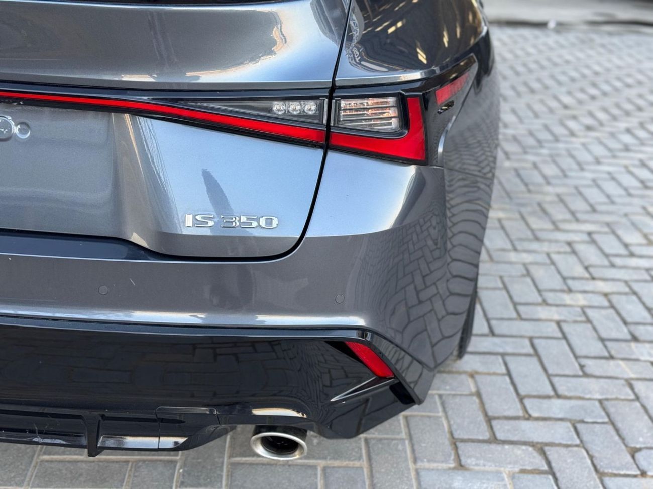 لكزس IS 350 F Sport 3.5L (312 HP) 3.5L V4 / F-SPORT / RADAR / ROAD ASSIST / COOLING AND HEATING SEATS