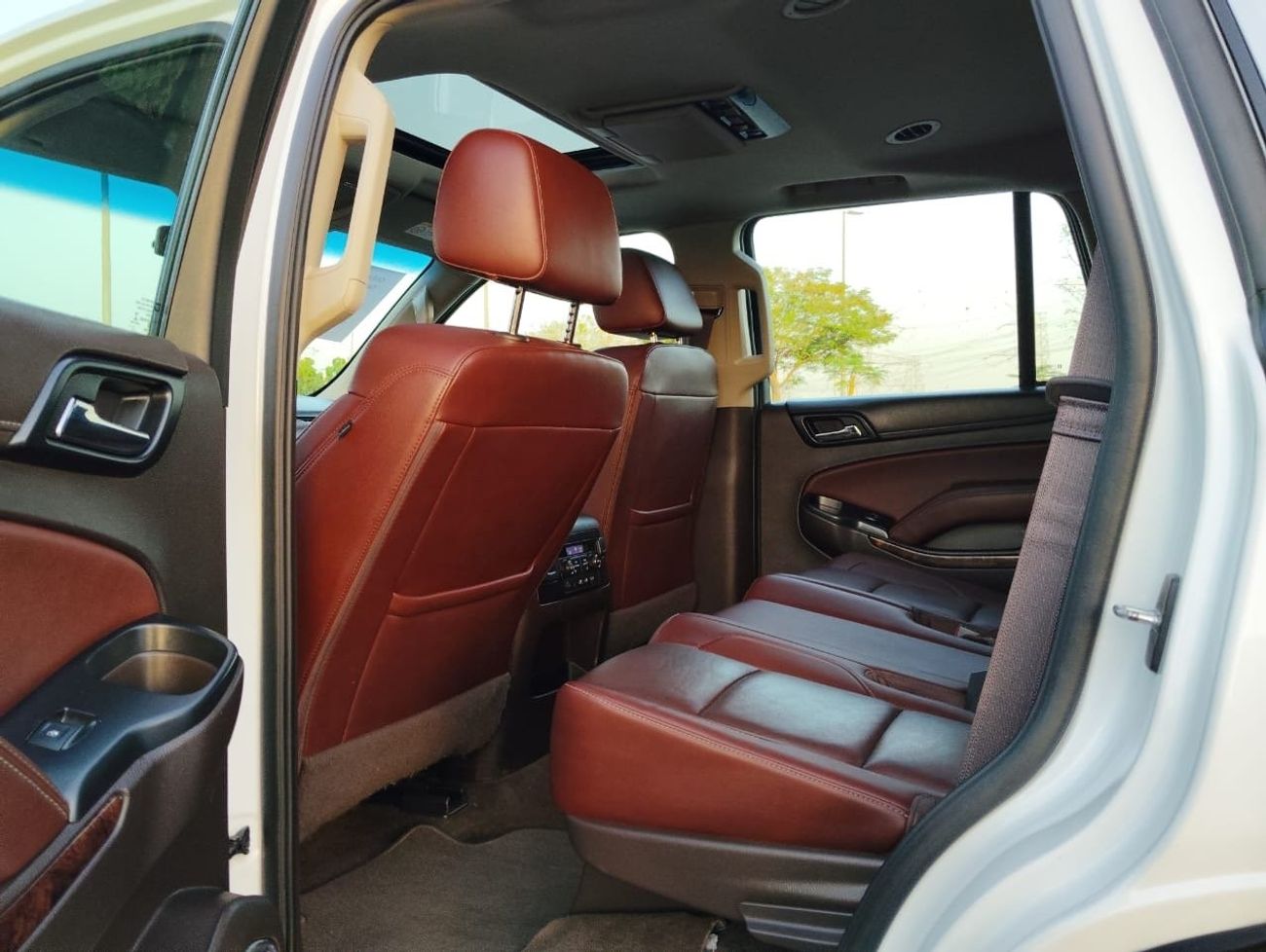 شيفروليه تاهو LS 5.3L 4WD (8 Seater)