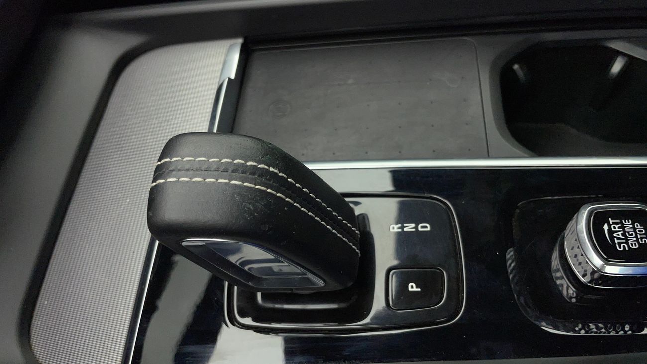 فولفو XC 60 B5 R DESIGN 2 | بدون دفعة مقدمة | اختبار القيادة في المنزل