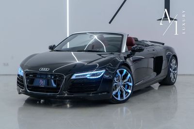 أودي R8 Spyder FSI 4.2L (430 HP) 2014 Audi R8 Quattro Spyder V8, Service History, Very Low Kms, Carbon Fiber