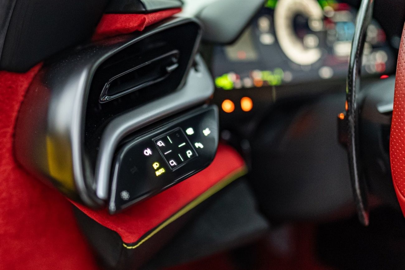 Ferrari SF90 Stradale SF90 STRADALE | 2 YEARS WARRANTY AND SERVICE PACKAGE | CARBON INTERIOR | TWO-TONE BODYWORK