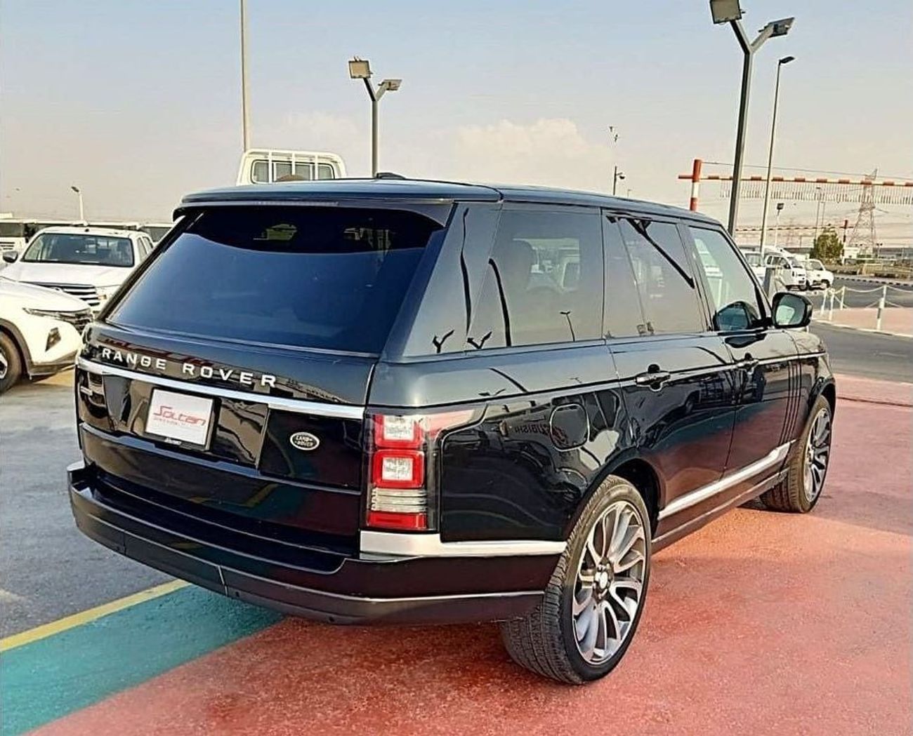 لاند روفر رينج روفر Autobiography 5.0 L A/T 2016 MODEL BLACK COLOR USED AS SEEN